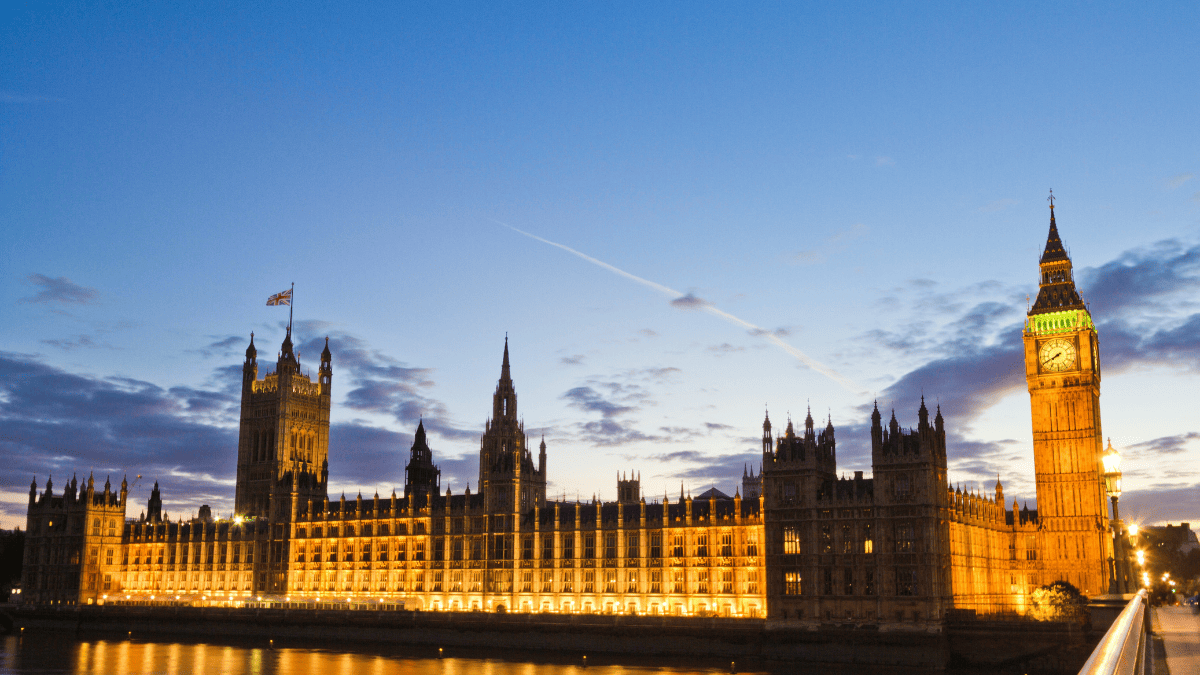 Bank of England Plans to Match US Pace on Stablecoin Regulation: Report