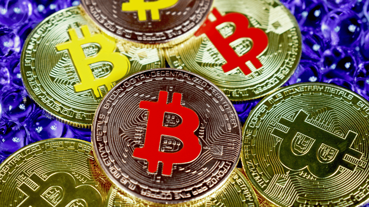 Bitcoin Slips to $96,800 as Market Faces Renewed Pressure