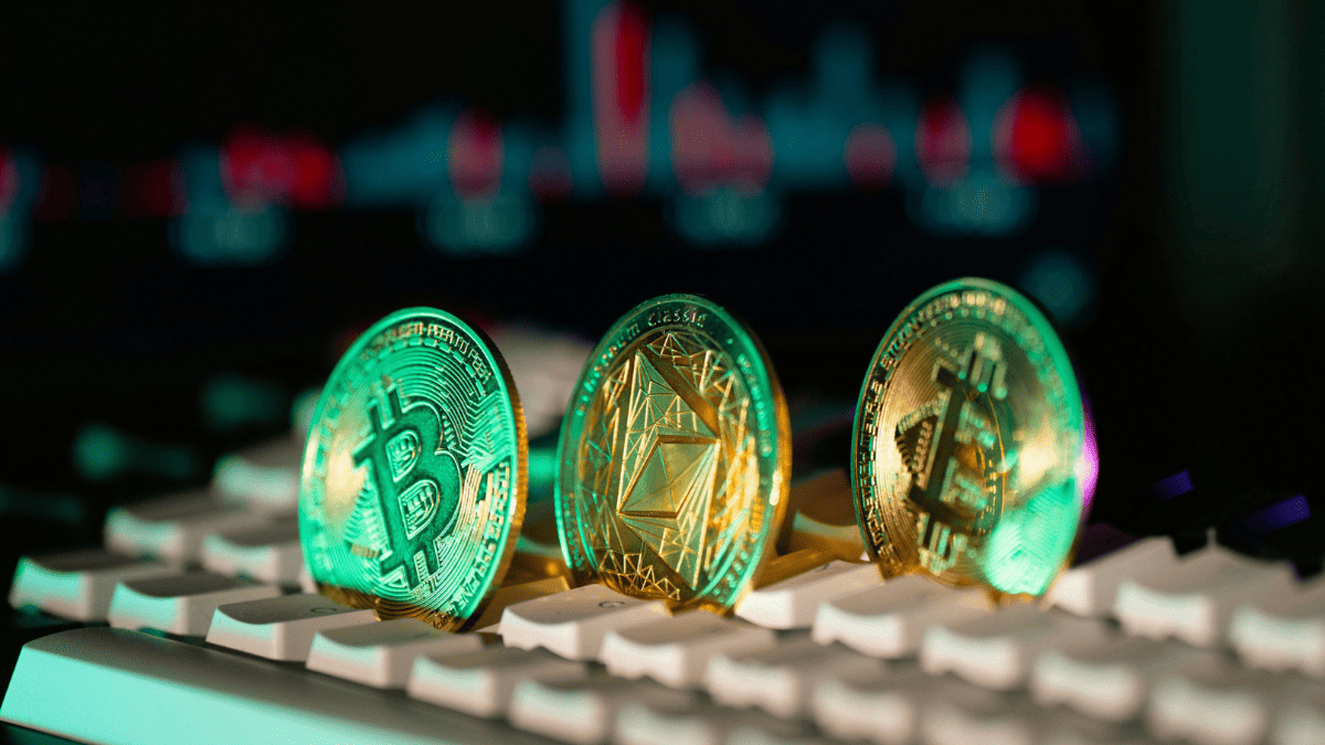 Bitcoin Holds Ground as Traders Brace for US Fed&rsquo;s Final Rate Decision