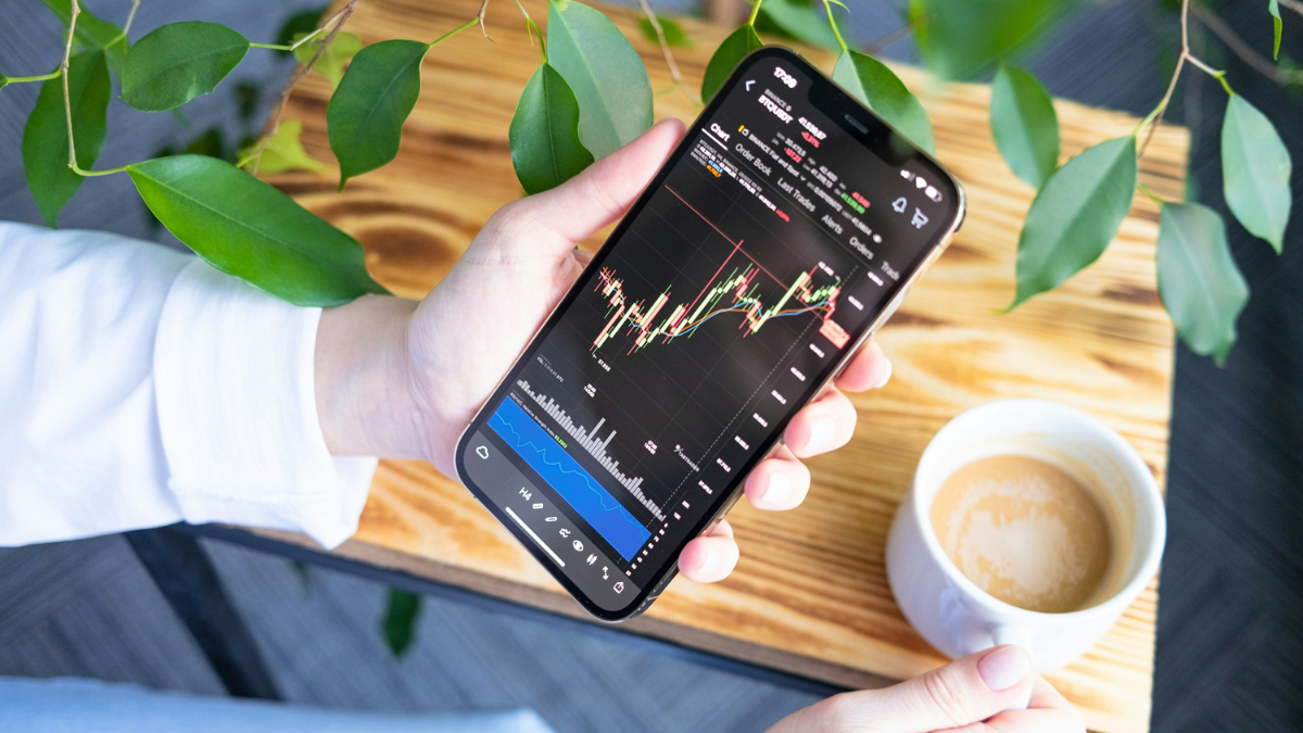 Bitcoin Price Rises Above $121,000 as Crypto Market Sees Technical Reset